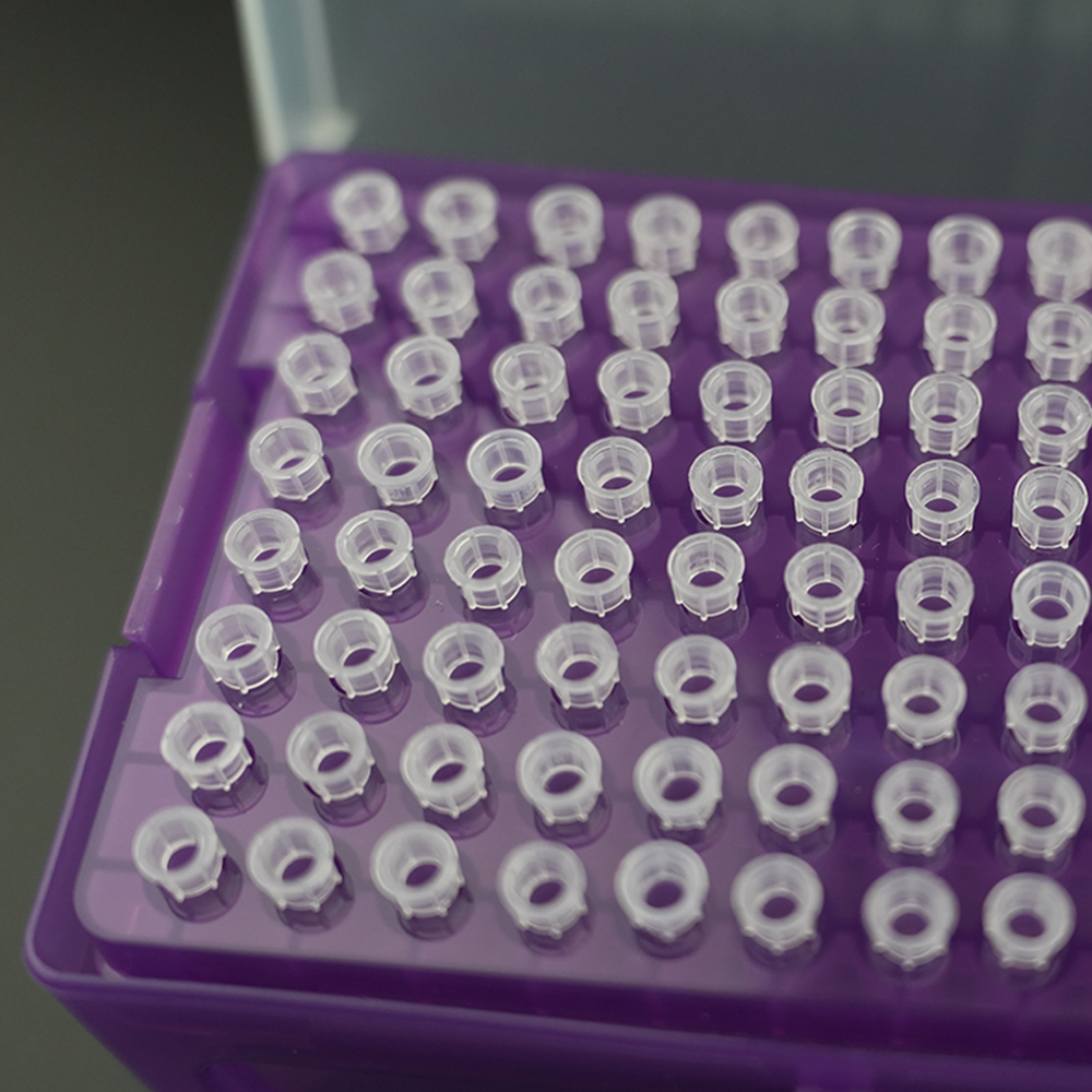 Qiujing Fără sursă de căldură în ambalaj Racked Clear Sfaturi pentru pipete de laborator cu închiriere scăzută Qiujing Fără sursă de căldură în ambalaj Racked Clear Sfaturi pentru pipete de laborator cu închiriere scăzută